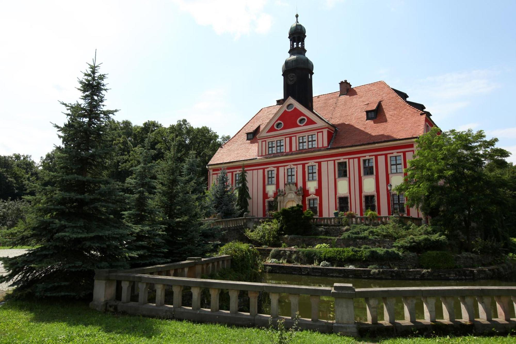 Boutique Palac Warmatowice Sienkiewiczowskie Legnica Exterior foto
