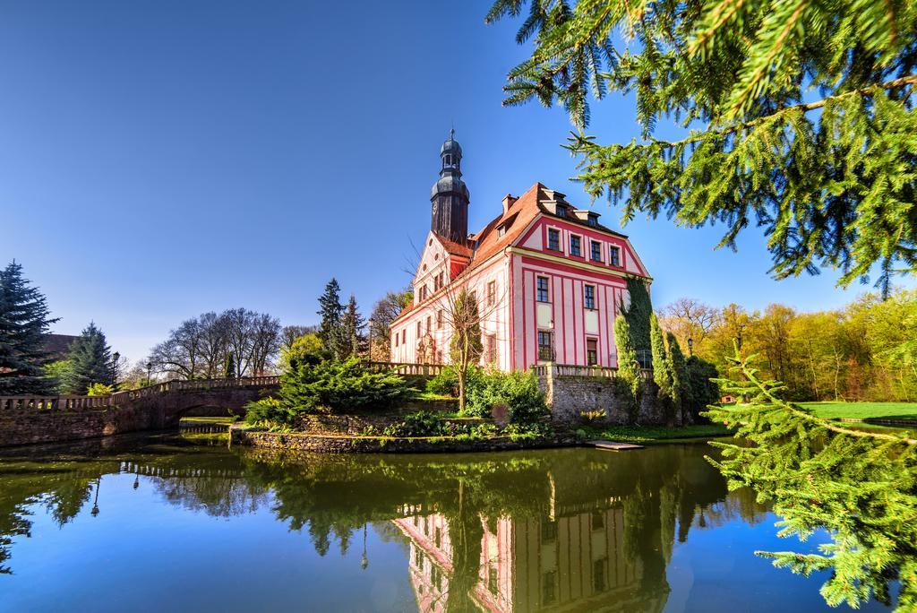 Boutique Palac Warmatowice Sienkiewiczowskie Legnica Exterior foto